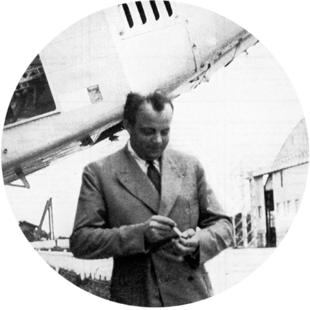 Antoine de Saint-Exupéry Antoine de Saint-Exupéry, aviateur français